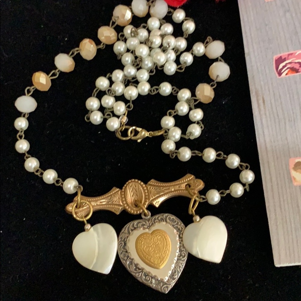 🌟Adorned Crown artisan assemblage shell vintage heart glass bead necklace